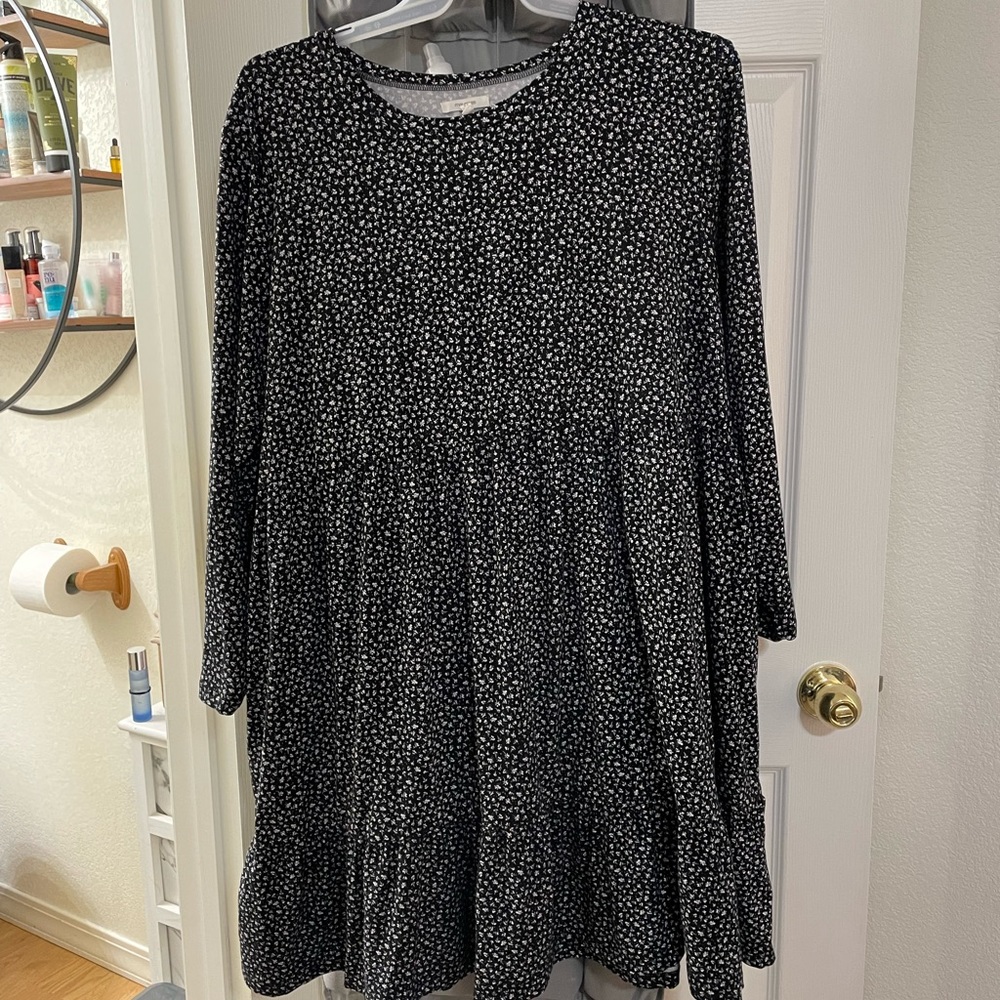 Maurices size 3XL tiered baby doll dress with long sleeves small floral detail